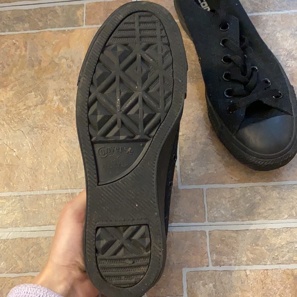 Converse - Picture 2 of 3